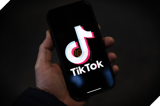 TikTok sa thải hàng trăm nhân viên để thay thế họ bằng AI