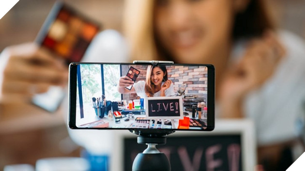 Hẹn hò qua livestream với trăm triệu đồng tình phí, chàng trai bức xúc vì hành động của cô gái