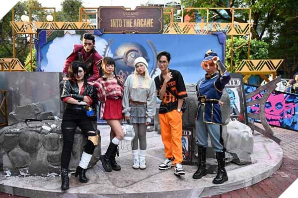 Hơn 7.000 người hâm mộ khám phá vũ trụ Arcane, cùng đắm chìm trong thế giới game của Riot do VNGGames phát hành 12