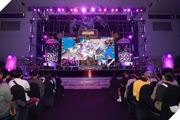 Hơn 7.000 người hâm mộ khám phá vũ trụ Arcane, cùng đắm chìm trong thế giới game của Riot do VNGGames phát hành 6