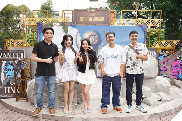 Hơn 7.000 người hâm mộ khám phá vũ trụ Arcane, cùng đắm chìm trong thế giới game của Riot do VNGGames phát hành 11