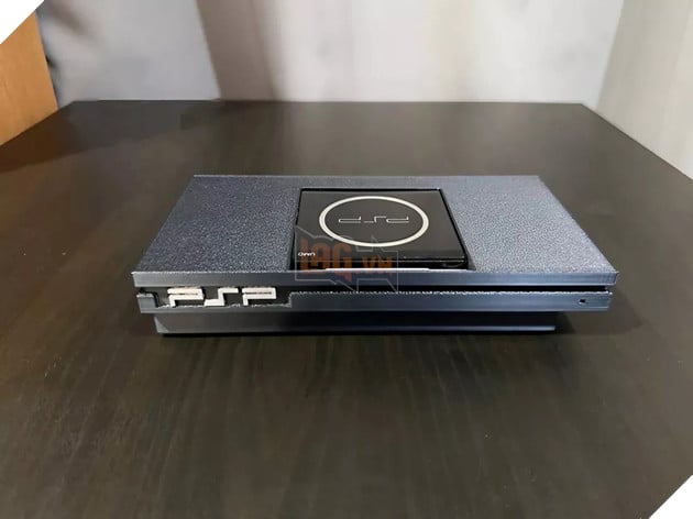 Modder hồi sinh PSP cũ thành PlayStation 2 với thiết kế độc đáo 