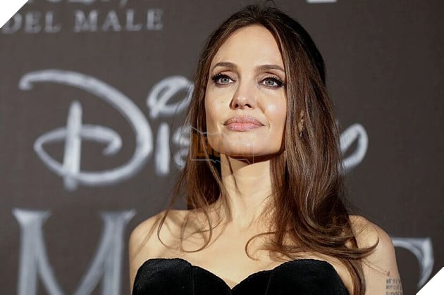 Sao Nữ Angelina Jolie Bắt Đầu Hành Trình Mới Sau Khi Hoàn Tất Thủ Tục Ly Hôn