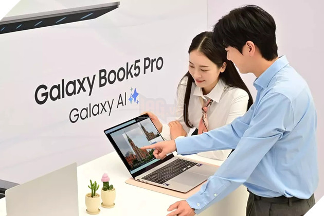 Intel và Samsung Display hợp tác phát triển công nghệ hiển thị cho PC AI thế hệ mới