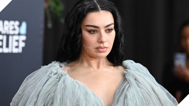 Charli XCX Đang Được Nhắm Đến Cho Vai Phản Diện WHITE WITCH Trong Narnia 3