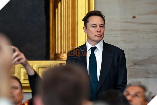 Elon Musk phủ nhận bị Tesla gạt ra rìa , cam kết quay lại toàn lực