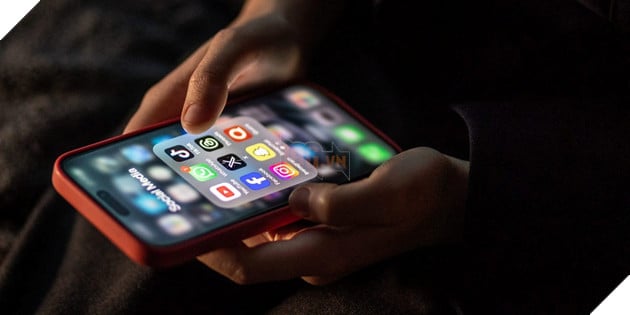 Cảnh báo từ Apple: Phần mềm gián điệp có thể đang theo dõi iPhone 2
