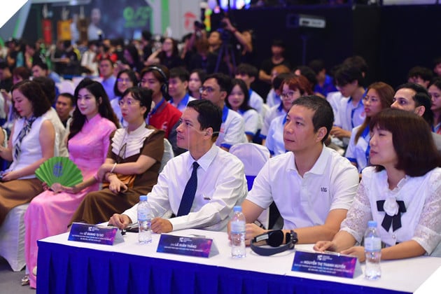 Đại diện các cơ quan chức năng tham gia Tọa đàm