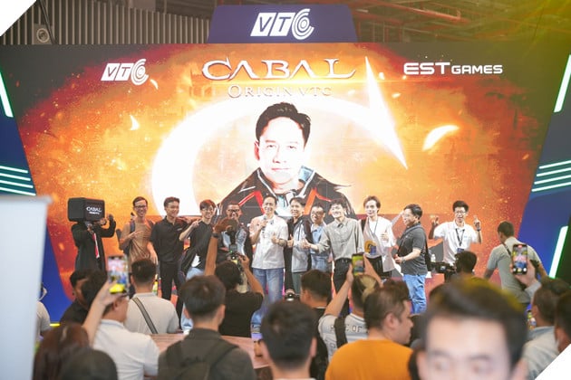 Duy Mạnh hoà mình vào cộng đồng người chơi Cabal 