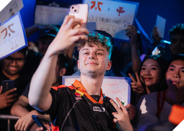 Kaajak khẳng định muốn gặp MiBR hoặc Edward Gaming