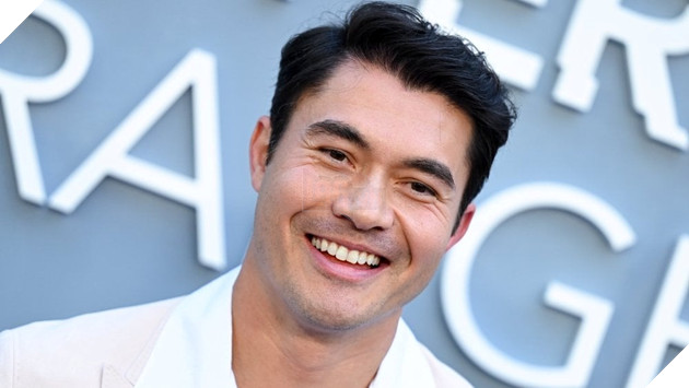 Hình sao nam Henry Golding