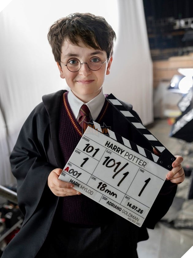 Dominic McLaughlin trong tạo hình nhân vật Harry Potter.