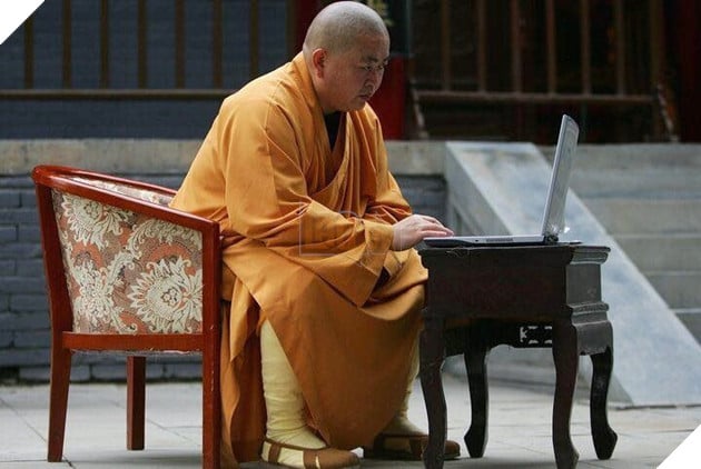 Trụ trì Thích Vĩnh Tín bị điều tra vì nghi vấn chiếm dụng tài sản của chùa, vi phạm giới luật Phật giáo và có quan hệ bất chính với nhiều phụ nữ.