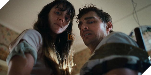Hình ảnh trong bộ phim kinh dị Togerther nhận được khen ngợi từ nhà tiểu thuyết Stephen King