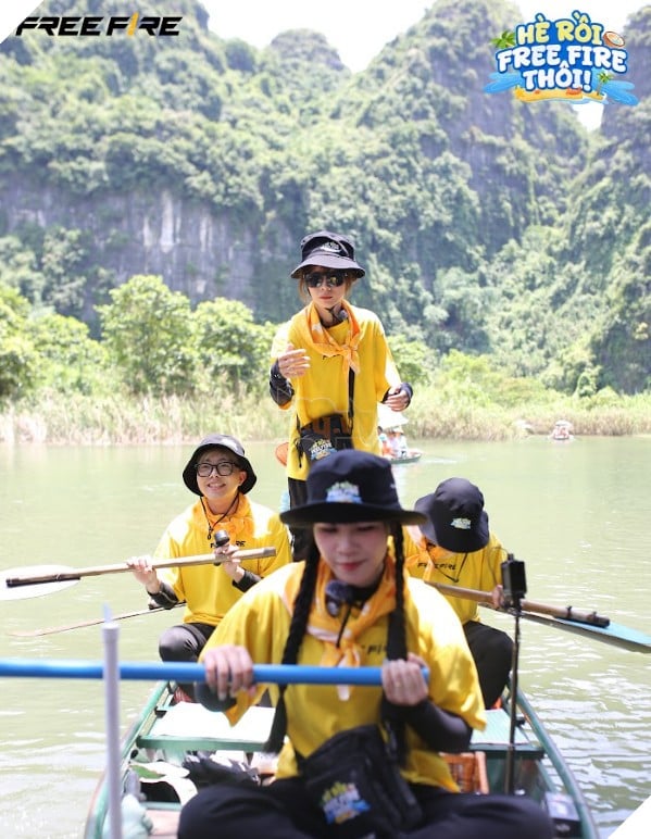 KOLs tái hiện hành động chèo thuyền mới ra mắt trong game Free Fire