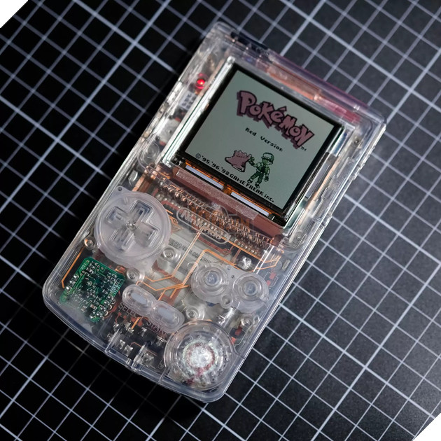 Game Boy Color với bo mạch trong suốt: Đỉnh cao mới của trào lưu mod máy retro 2