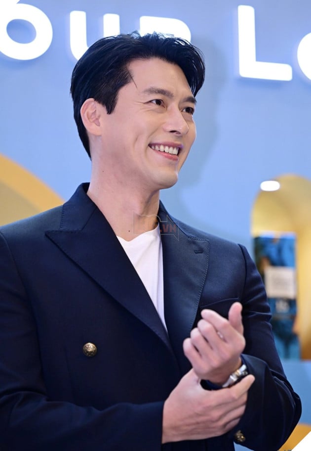 Hyun Bin sở hữu cát-xê khủng cùng hàng loạt hợp đồng quảng cáo cho các thương hiệu xa xỉ.