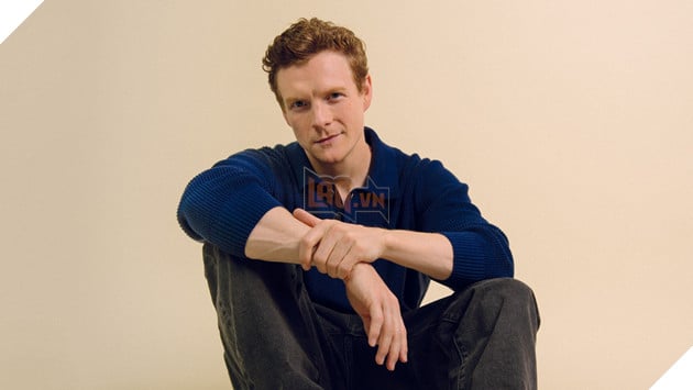 Patrick Gibson vào vai James Bond trong 007 First Light