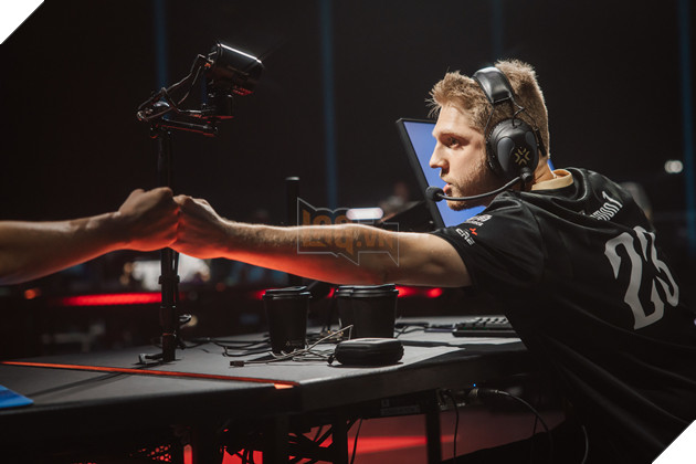 Dragon Ranger Gaming nỗ lực kéo T1 vào Overtime