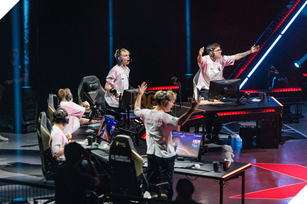 Nhưng chiến thắng sau cùng gọi tên Team Heretics