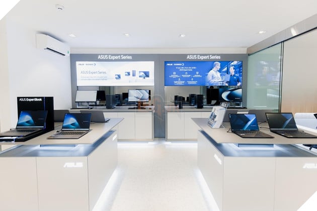 Khu vực trưng bày ASUS Expert Series tại ASUS Exclusive Store