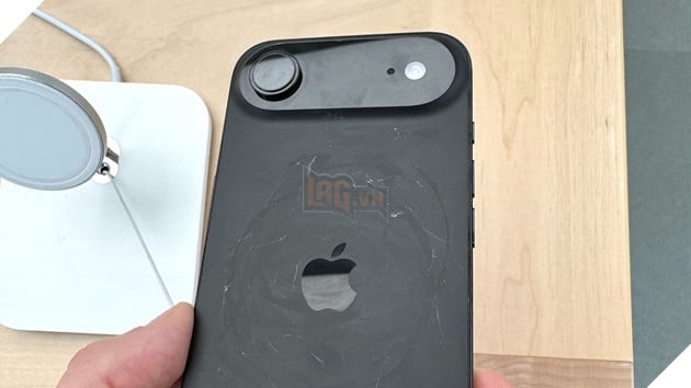 Apple âm thầm khắc phục lỗi trầy xước trên iPhone 17 Pro tại Apple Store