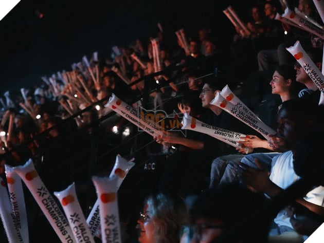 VALORANT Champions 2025: Bầu Không Khí Cuồng Nhiệt Của Ngày Thi Đấu Mở Màn 17