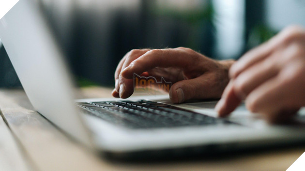 Cảnh Sát Greater Manchester Đình Chỉ Đặc Quyền Làm Việc Tại Nhà Sau Vụ Gian Lận Phím Bàn 2