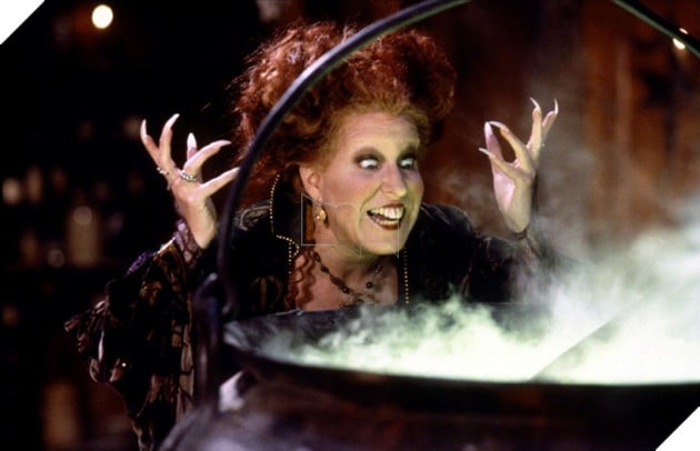 Bette Midler Bật Mí Hocus Pocus 3 Sắp Trở Lại Sau Thời Gian Dài - MANGA/FILM