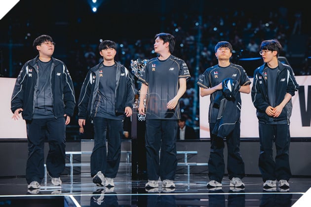 CKTG 2025: KT Rolster Viết Nên Hành Trình Kỳ Diệu, Đánh Bại GEN.G Ở Bán Kết 4