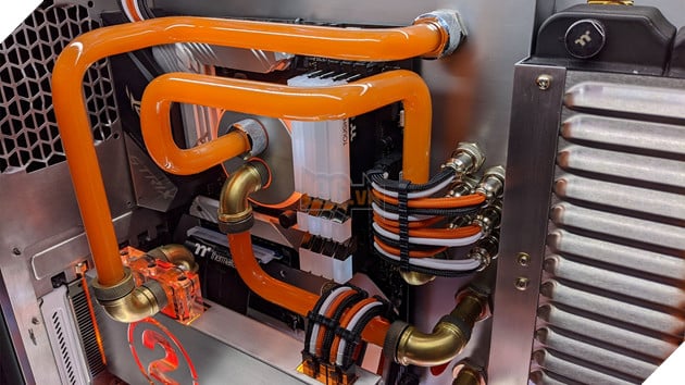 Dân chơi PC biến card đồ họa thành mô hình đường sắt mini có đầu tàu chạy thật 2