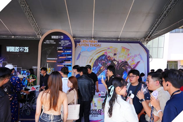 Bầu không khí cuồng nhiệt của Viewing Party CKTG 2025 tại Việt Nam 4