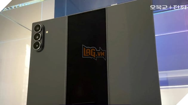 Samsung Galaxy Z TriFold lộ diện: màn hình như iPad, ra mắt vào tháng 12 2