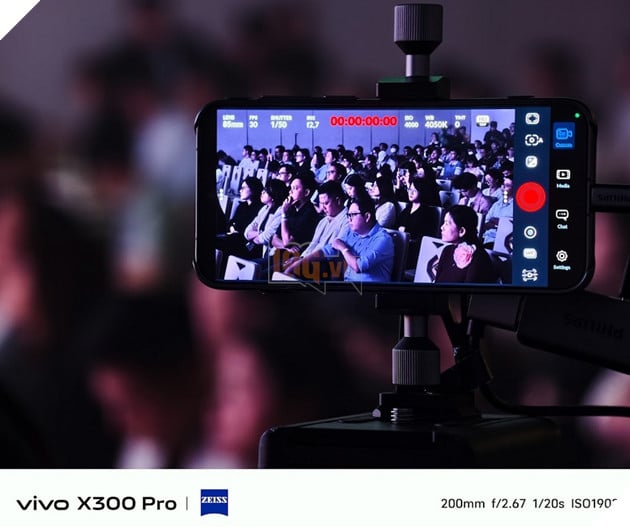 Vivo X300 Series ra mắt tại Việt Nam: Bộ đôi vua camera ZEISS 200MP thiết lập tiêu chuẩn mới trong kỷ nhiếp ảnh di động  3