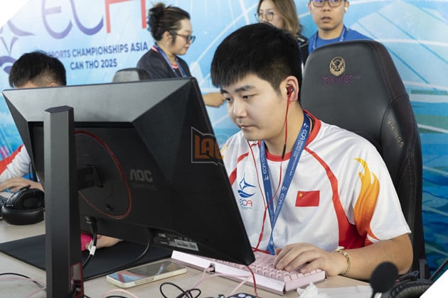 ECA 2025: Nhìn Lại Kết Quả Ngày Thi Đấu Khai Mạc Hai Bộ Môn LMHT Và Đột Kích 8