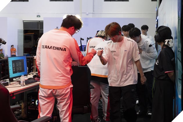 ECA 2025: Nhìn Lại Kết Quả Ngày Thi Đấu Khai Mạc Hai Bộ Môn LMHT Và Đột Kích 12