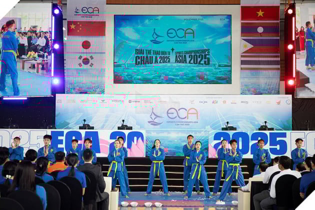 ECA 2025: Nhìn Lại Kết Quả Ngày Thi Đấu Khai Mạc Hai Bộ Môn LMHT Và Đột Kích 2