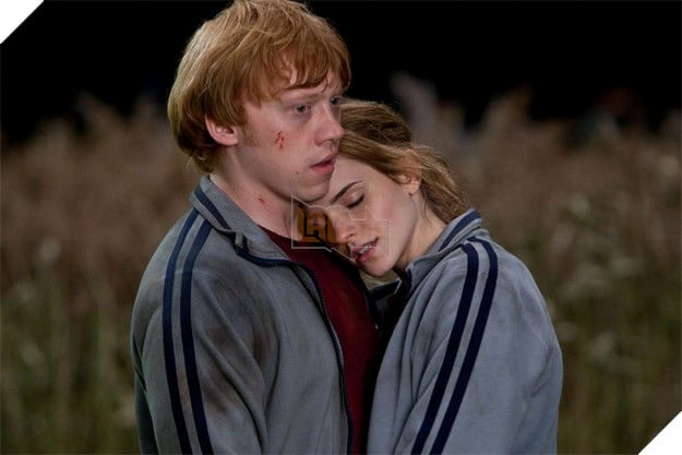 Hình ảnh về diễn viên Rupert Grint cùng bạn diễn trong loạt phim "Harry Potter".