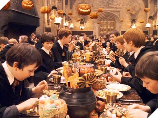 Hình ảnh về đại sảnh Hogwart trong phim Harry Potter.