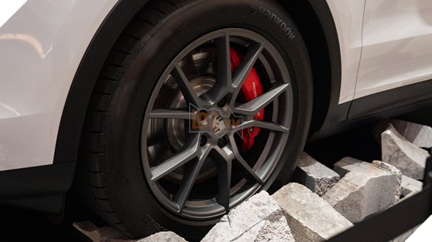 2025 PMGC: Cận Cảnh Siêu Xe Porsche Cayenne Đang Chờ Đón FMVP Của Giải Đấu 7