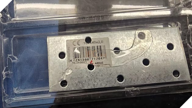 Lừa đảo RAM đổi DDR5 thành DDR2 kèm tạ kim loại khiến người mua hoang mang 2