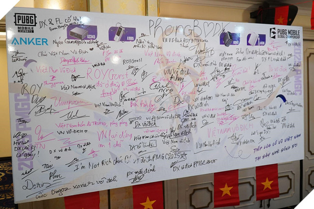 Cộng Đồng PUBG Mobile Việt Nam Cuồng Nhiệt Cùng Watch Party 2025 PMGC - Đội Tuyển Alpha7 Esports Vô Địch Thế Giới 2