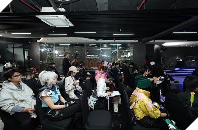 Bùng nổ cảm xúc tại Chung kết Offline giải đấu VALORANT Rising Flame 12