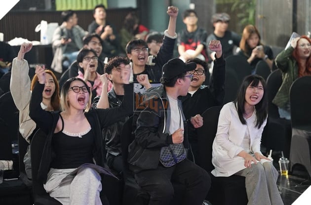 Bùng nổ cảm xúc tại Chung kết Offline giải đấu VALORANT Rising Flame 6