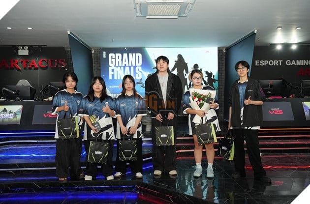 Bùng nổ cảm xúc tại Chung kết Offline giải đấu VALORANT Rising Flame 5