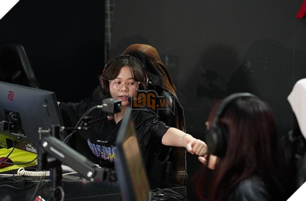 Bùng nổ cảm xúc tại Chung kết Offline giải đấu VALORANT Rising Flame 2