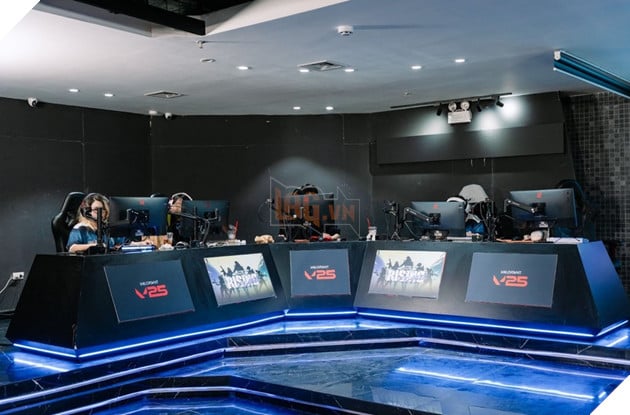 Bùng nổ cảm xúc tại Chung kết Offline giải đấu VALORANT Rising Flame