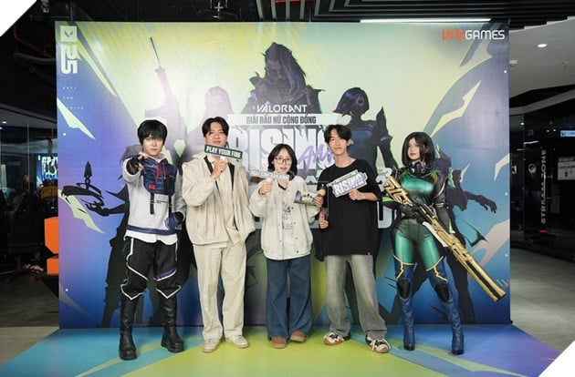 Bùng nổ cảm xúc tại Chung kết Offline giải đấu VALORANT Rising Flame 20