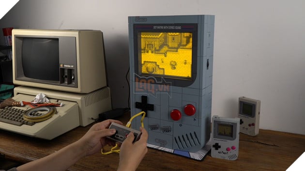 Bản mod Lego Game Boy khổng lồ với màn hình phát quang điện 2