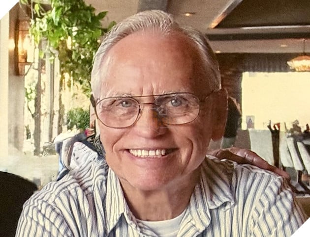 Hình ảnh đạo diễn, VFX Artist - Con Pederson.